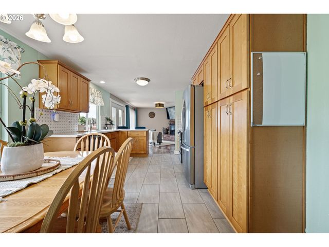 92726 PEBBLE BEACH Ln, Junction City, OR 97448