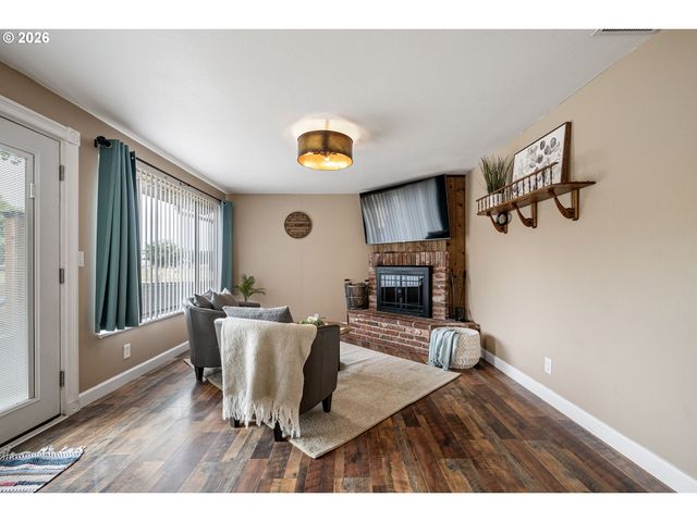 92726 PEBBLE BEACH Ln, Junction City, OR 97448