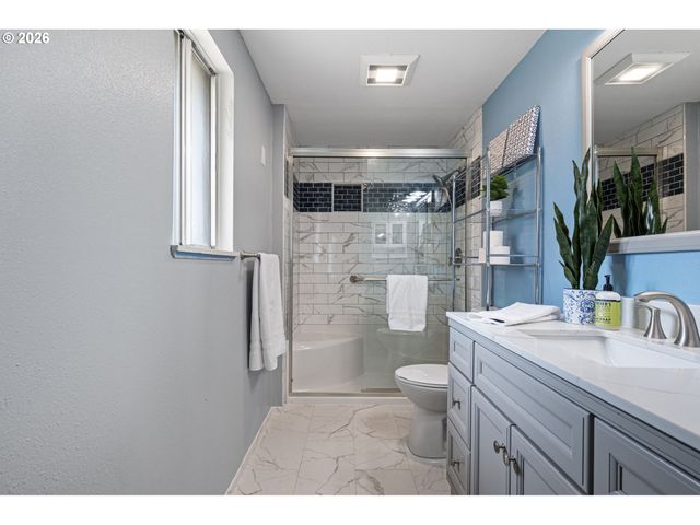 92726 PEBBLE BEACH Ln, Junction City, OR 97448
