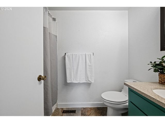 92726 PEBBLE BEACH Ln, Junction City, OR 97448