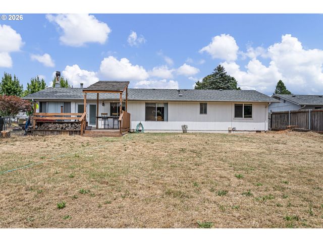 92726 PEBBLE BEACH Ln, Junction City, OR 97448