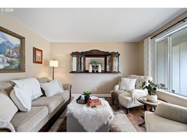92726 PEBBLE BEACH Ln, Junction City, OR 97448