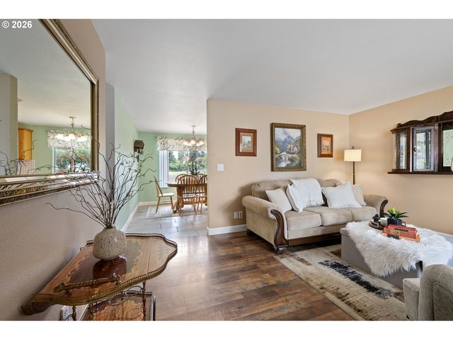 92726 PEBBLE BEACH Ln, Junction City, OR 97448