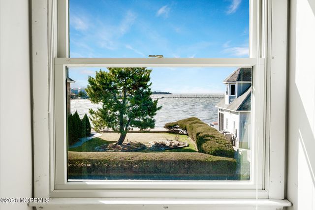 363 Roberts Avenue, South Seaside Park, NJ 08752