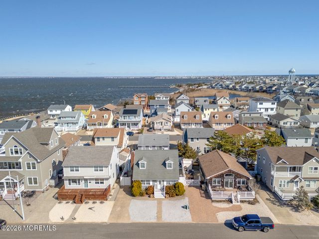 363 Roberts Avenue, South Seaside Park, NJ 08752