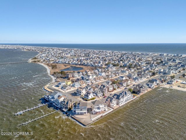 363 Roberts Avenue, South Seaside Park, NJ 08752