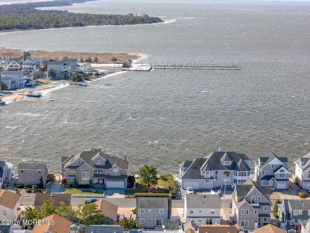 363 Roberts Avenue, South Seaside Park, NJ 08752