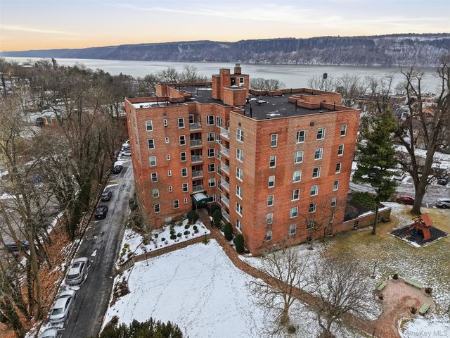 555 Broadway 4F, Hastings-on-hudson, NY 10706