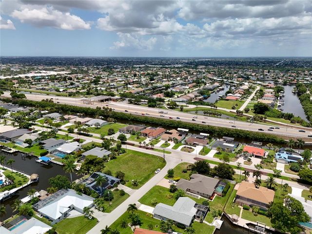 2014 EVEREST PKWY, Cape Coral, FL 33904