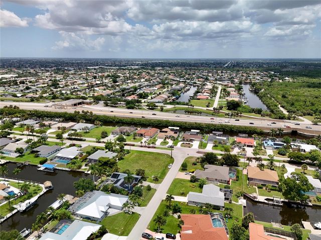 2014 EVEREST PKWY, Cape Coral, FL 33904