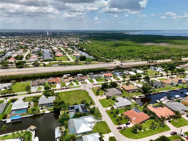 2014 EVEREST PKWY, Cape Coral, FL 33904