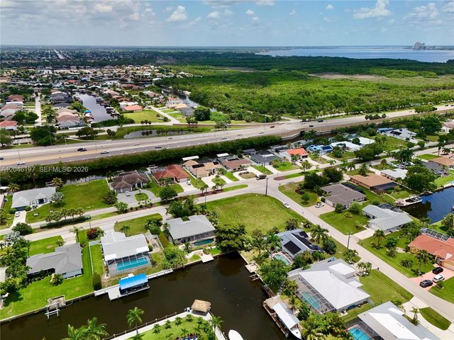 2014 EVEREST PKWY, Cape Coral, FL 33904