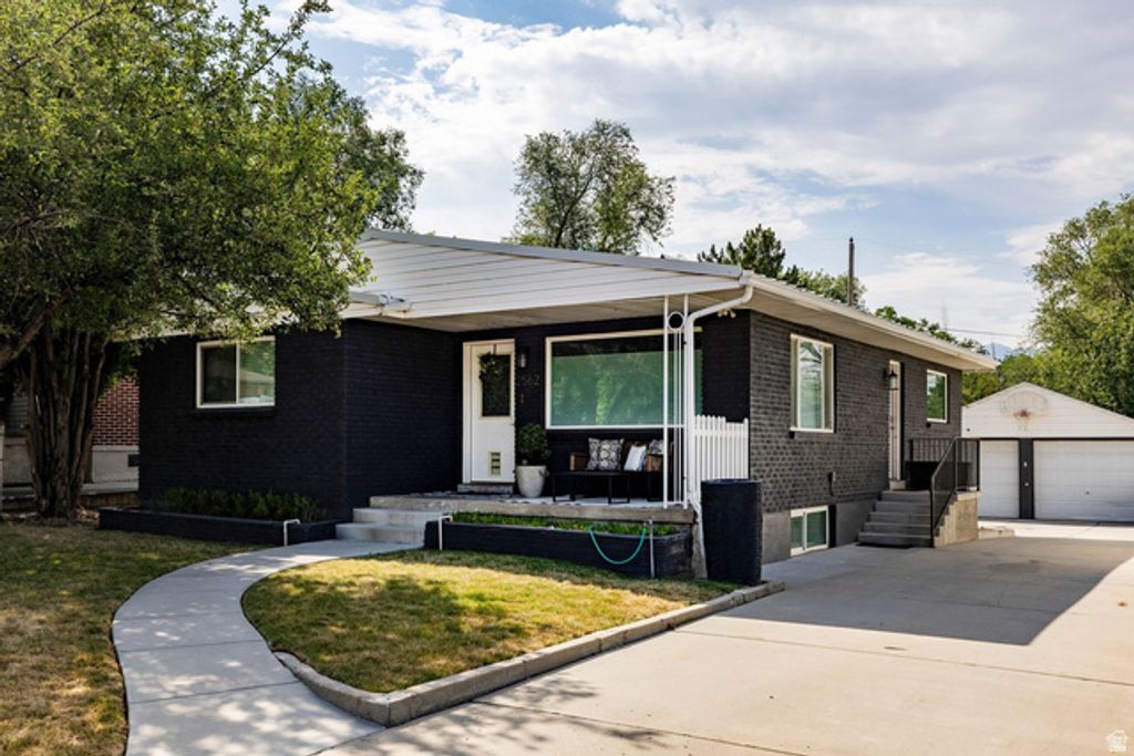2562 E 3210 S, Salt Lake City, UT 84109 — exterior