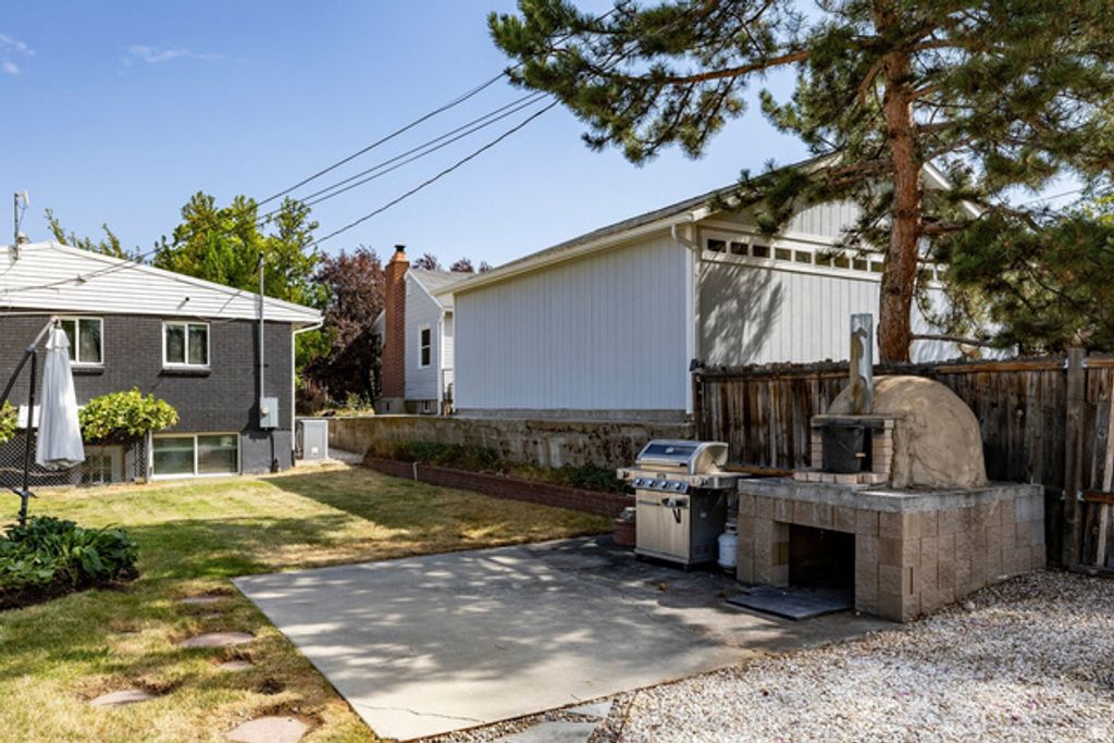 2562 E 3210 S, Salt Lake City, UT 84109 — photo 4