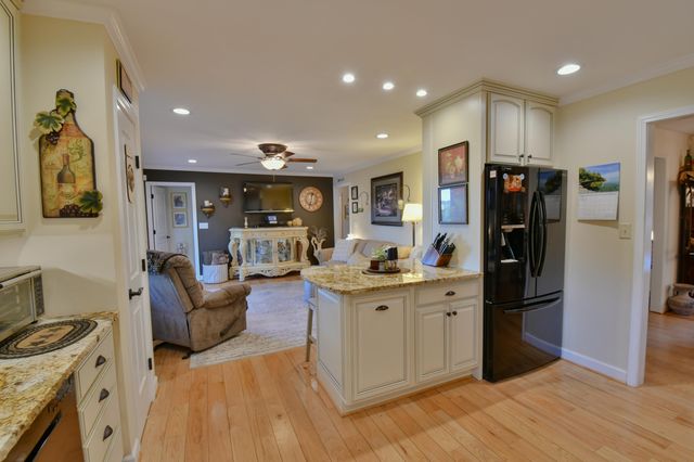 6481 Stewartsville RD, Moneta, VA 24121