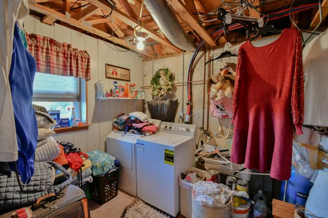 6481 Stewartsville RD, Moneta, VA 24121