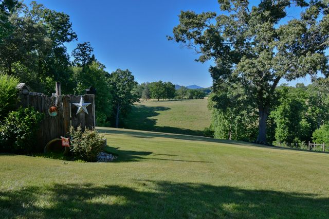 6481 Stewartsville RD, Moneta, VA 24121