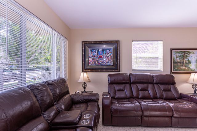 429 Summa Street, West Palm Beach, FL 33405