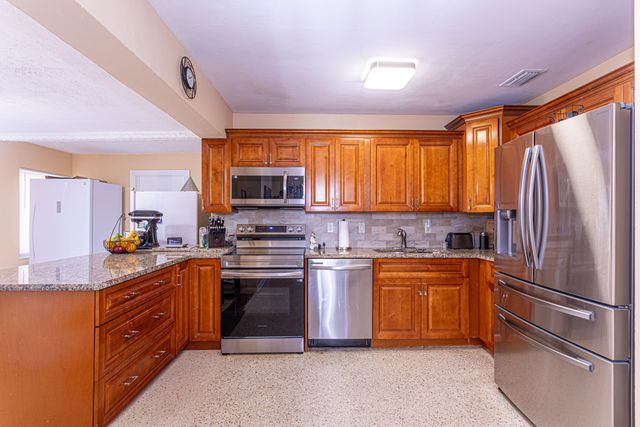 429 Summa Street, West Palm Beach, FL 33405