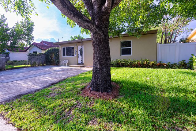 429 Summa Street, West Palm Beach, FL 33405