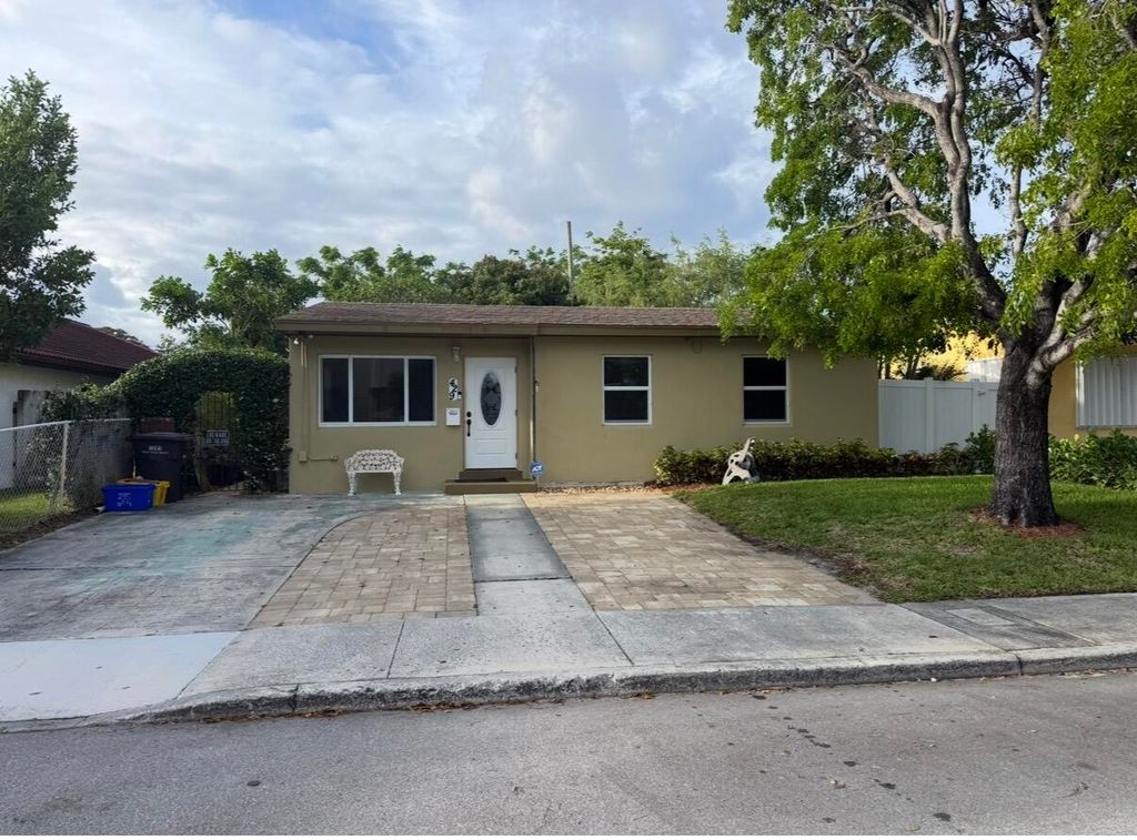 429 Summa Street, West Palm Beach, FL 33405