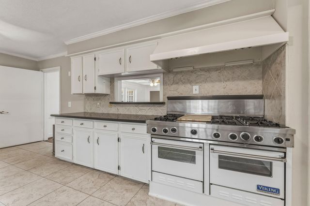 4510 Creekbend Drive, Houston, TX 77035