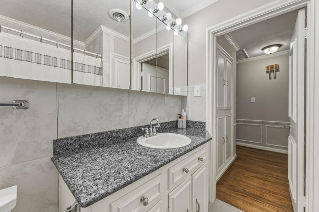 4510 Creekbend Drive, Houston, TX 77035