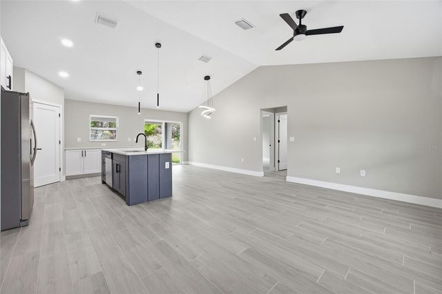 3086 W HAMPSHIRE BOULEVARD, Citrus Springs, FL 34433