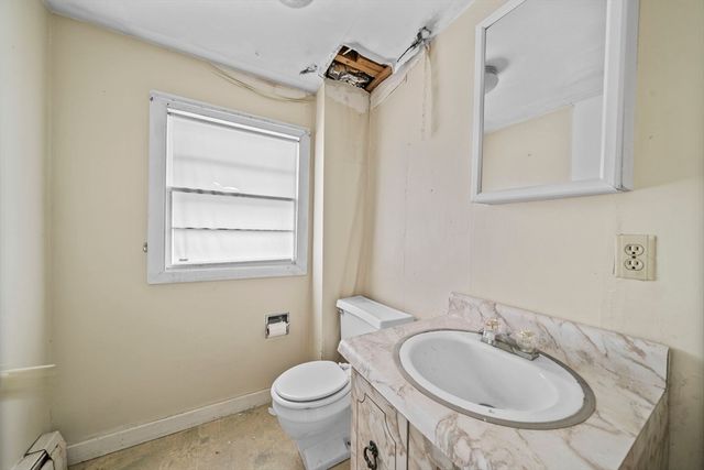 3 Short Neck Rd, Wareham, MA 02532