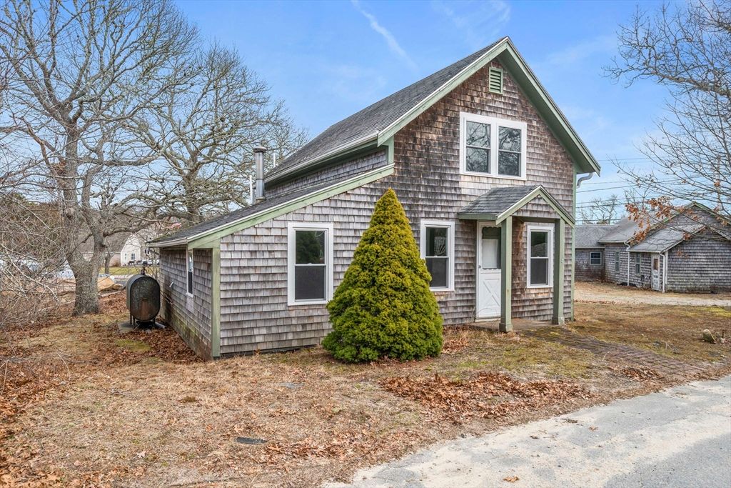 3 Short Neck Rd, Wareham, MA 02532