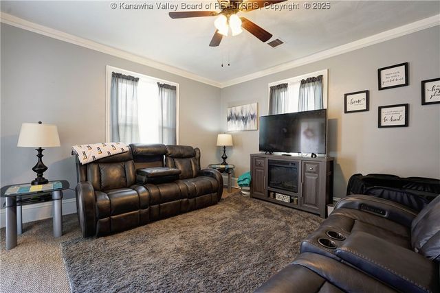 105 9th Avenue, South Charleston, WV 25303