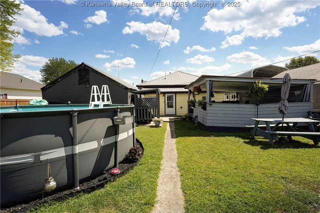 105 9th Avenue, South Charleston, WV 25303