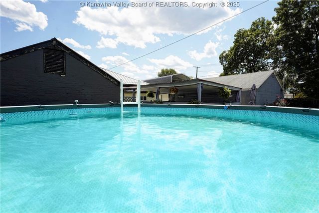 105 9th Avenue, South Charleston, WV 25303