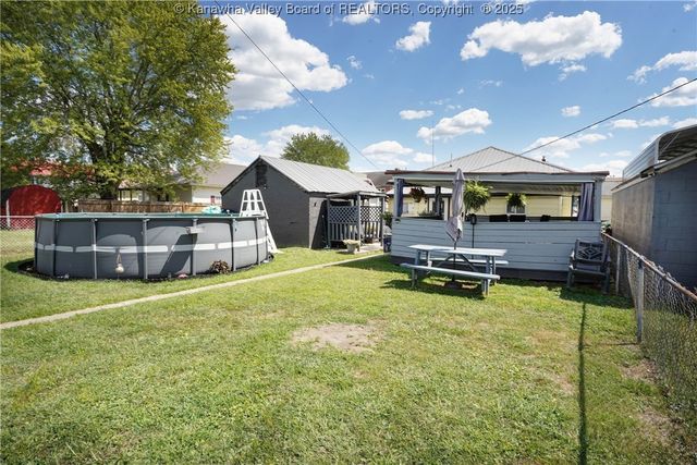 105 9th Avenue, South Charleston, WV 25303