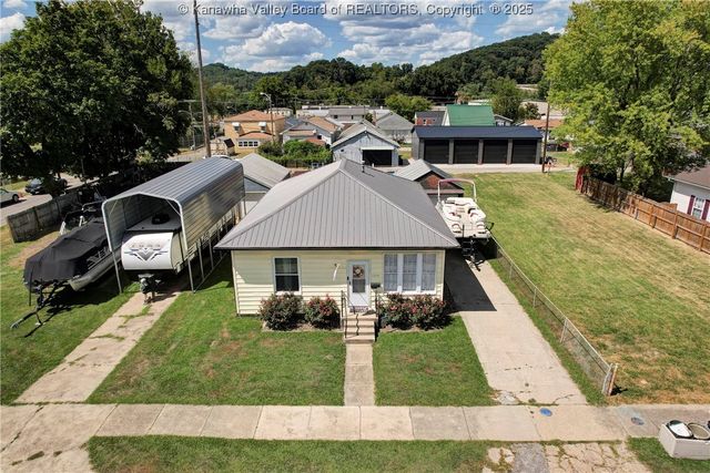 105 9th Avenue, South Charleston, WV 25303