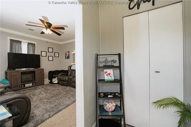 105 9th Avenue, South Charleston, WV 25303