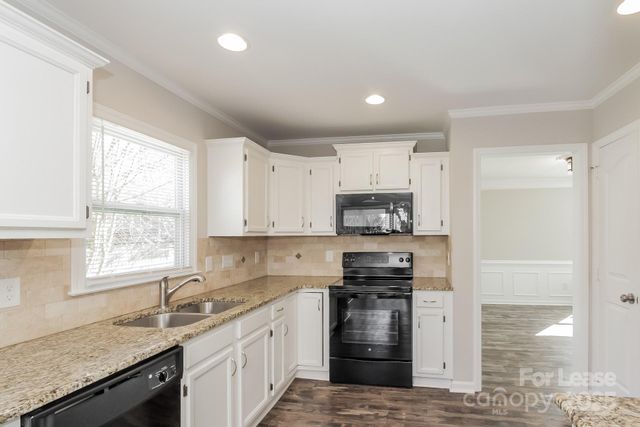 7113 Cornerstone Drive, Charlotte, NC 28269