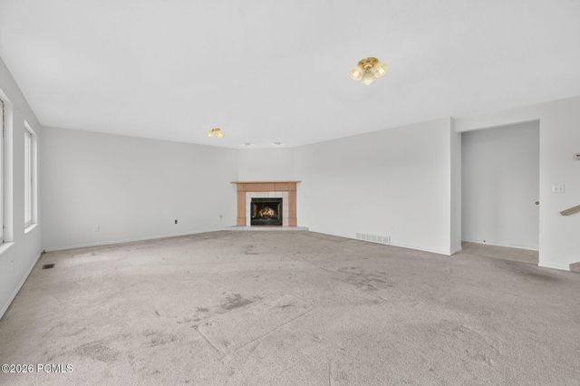 8927 E Pineview Drive, Huntsville, UT 84317