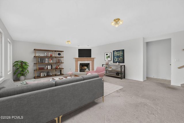 8927 E Pineview Drive, Huntsville, UT 84317