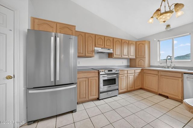 8927 E Pineview Drive, Huntsville, UT 84317