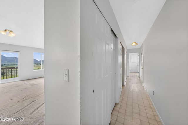 8927 E Pineview Drive, Huntsville, UT 84317