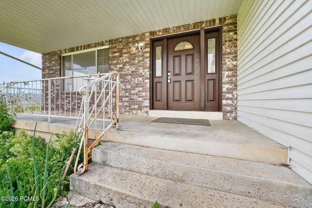 8927 E Pineview Drive, Huntsville, UT 84317