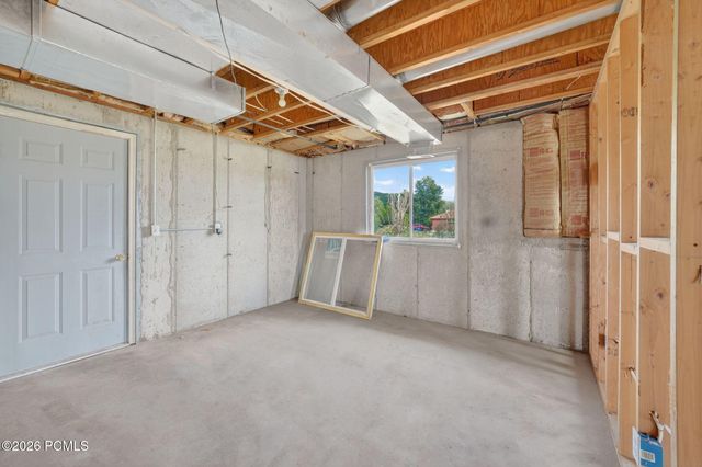 8927 E Pineview Drive, Huntsville, UT 84317