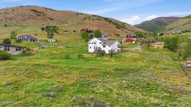 8927 E Pineview Drive, Huntsville, UT 84317