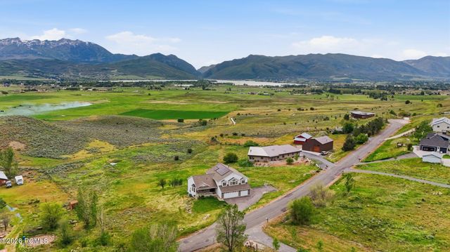 8927 E Pineview Drive, Huntsville, UT 84317