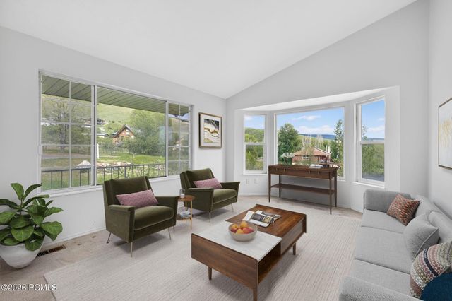 8927 E Pineview Drive, Huntsville, UT 84317