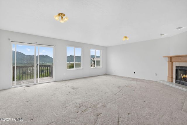 8927 E Pineview Drive, Huntsville, UT 84317