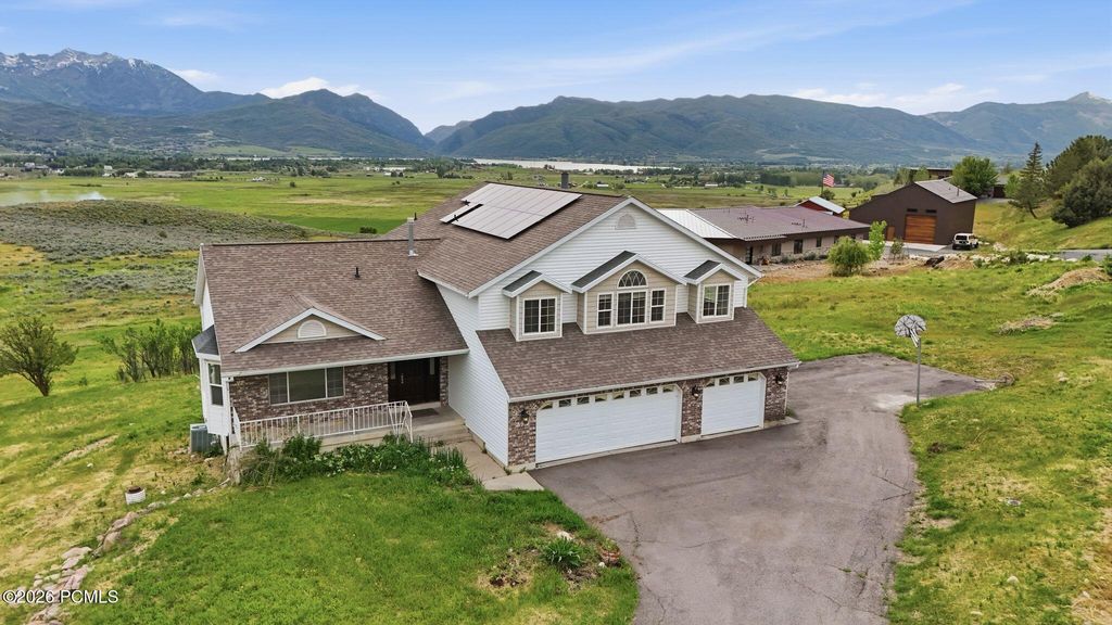 8927 E Pineview Drive, Huntsville, UT 84317