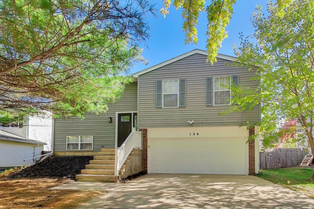 124 Commonwealth Drive, Bolingbrook, IL 60440