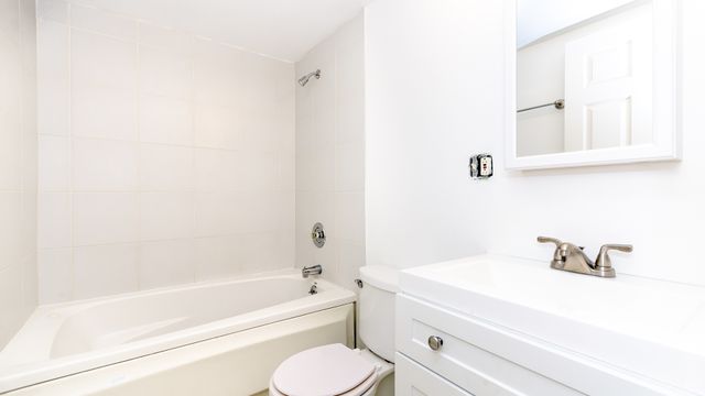 1147 E 61st Street 3, Chicago, IL 60637